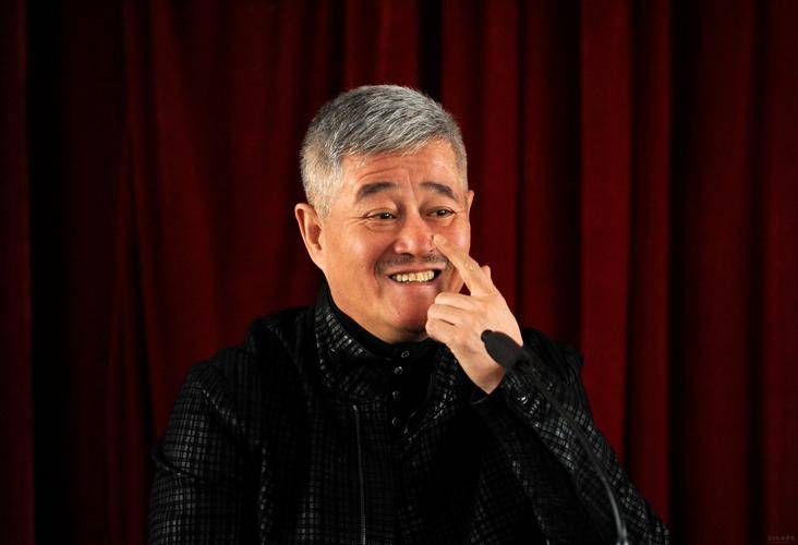 2005年,赵本山公司开年会,一个女人走到他面前_孙立荣_徒弟_马丽娟