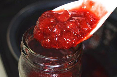 教你在家自制草莓酱,只需三步,色泽鲜艳,香甜美味,一次就成功