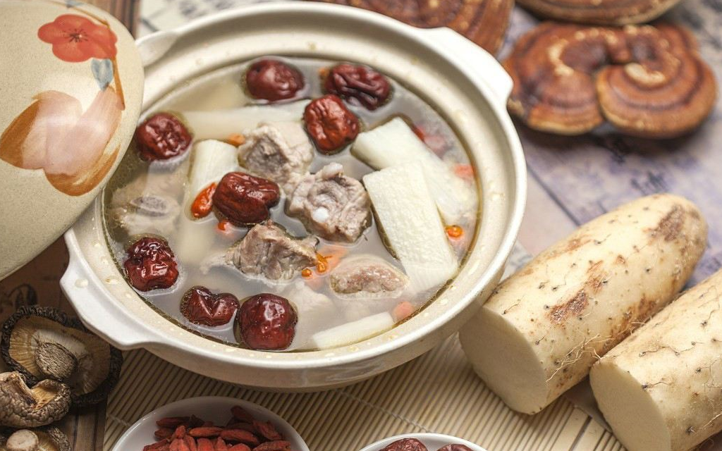 原创女人贫血老得快那就多吃这几样补血食物比红枣还管用