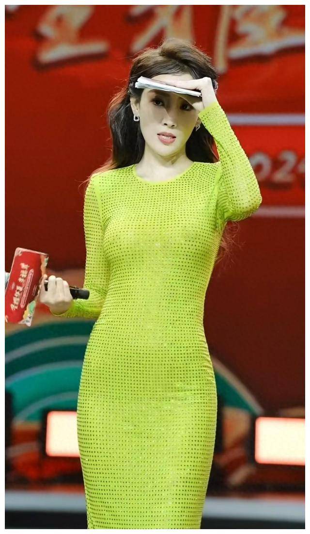 主持人马辉直播曝不雅照片账号遭永久封禁她如何回应