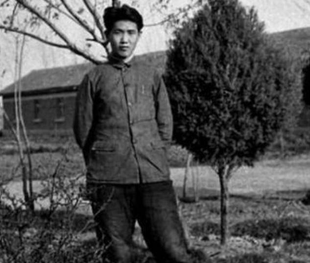 他本是杀人犯,却被当英雄编入教科书,后来被判无期_刘学保_李世白