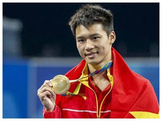 原创泳裤尴尬事件陈艾森糗事曝光男跳水运动员囧瞬全解析