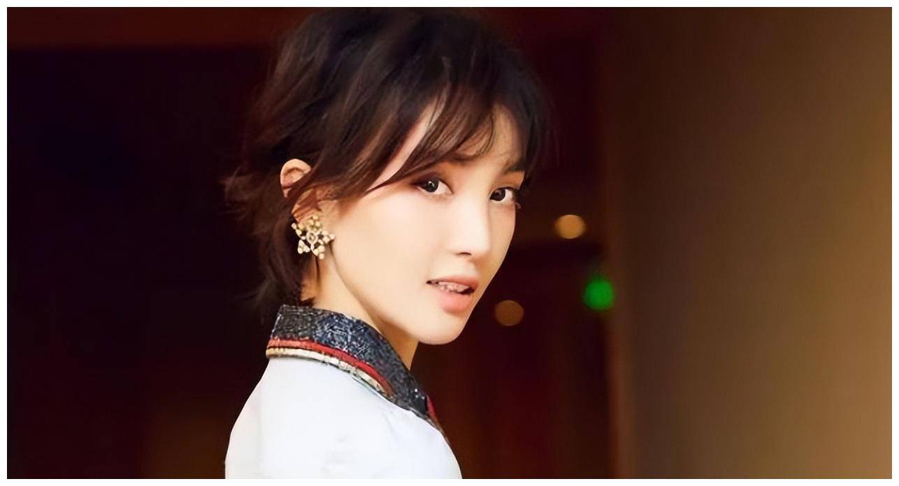金晨取关胡夏分手,双方见家长后闹掰,恋情维持仅5个月不到_什么_美女