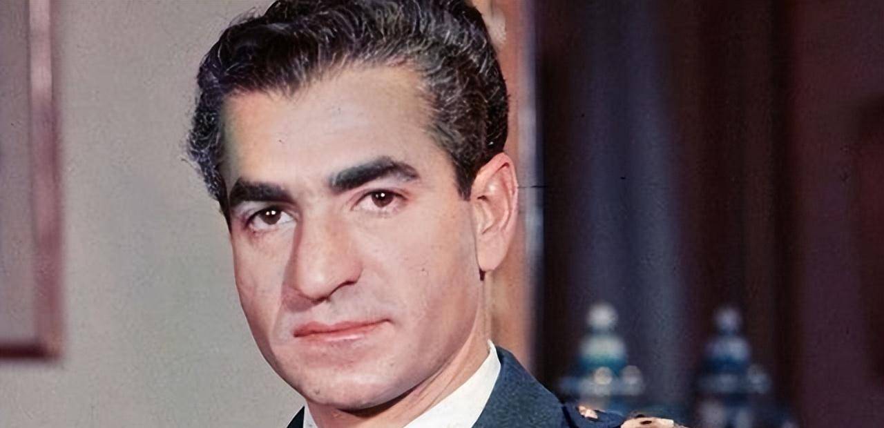 埃及绝美公主:下嫁妈宝男,被小姑子花瓶砸头,隐忍6年逃回娘家_巴列维