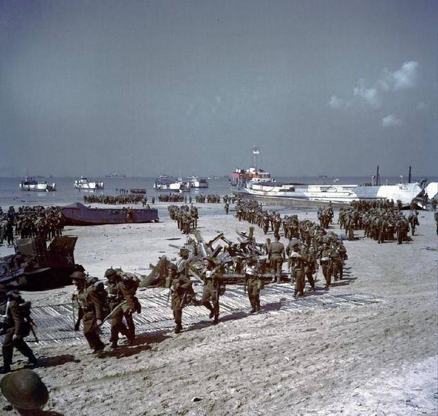 原创诺曼底登陆之谜士兵能上岸物资怎么办盟军的这个办法绝了