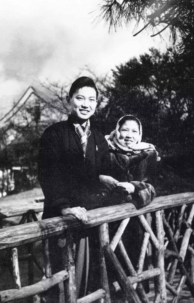 傅雷夫妇去世后无人敢领骨灰江小燕曾冒险领取后来如何