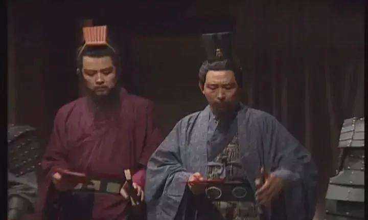 嘴上没毛办事不牢袁绍第一招就涉嫌大逆不道