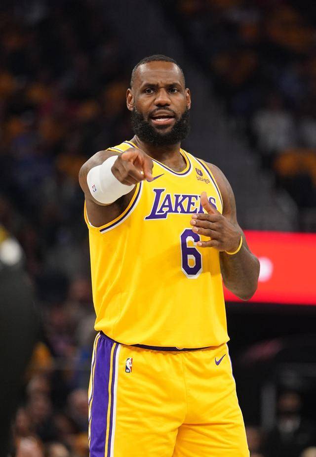 4万分先生詹姆斯打各队最高分打湖人仅41分最低这队被他砍61分