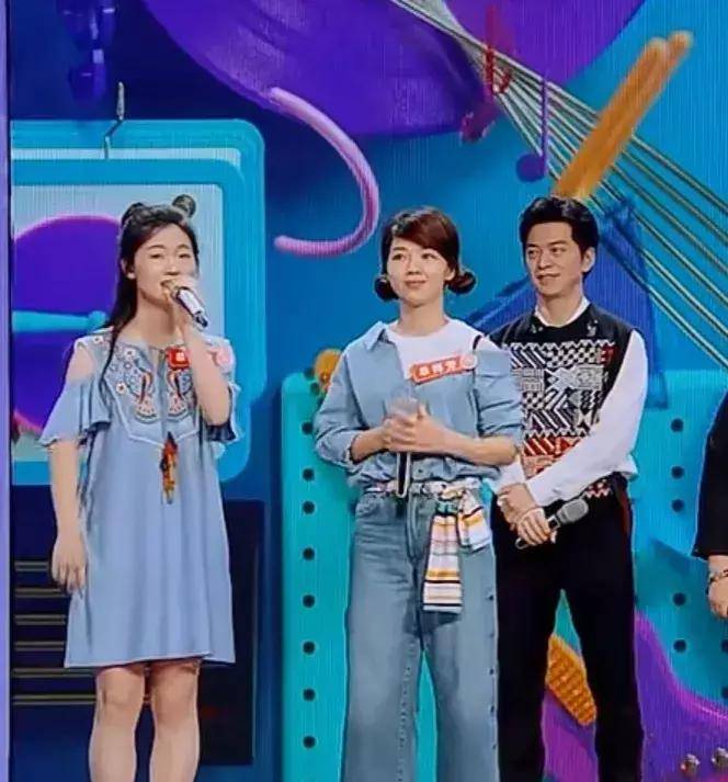 零零后清纯小花单依纯天生就是吃音乐这碗饭的