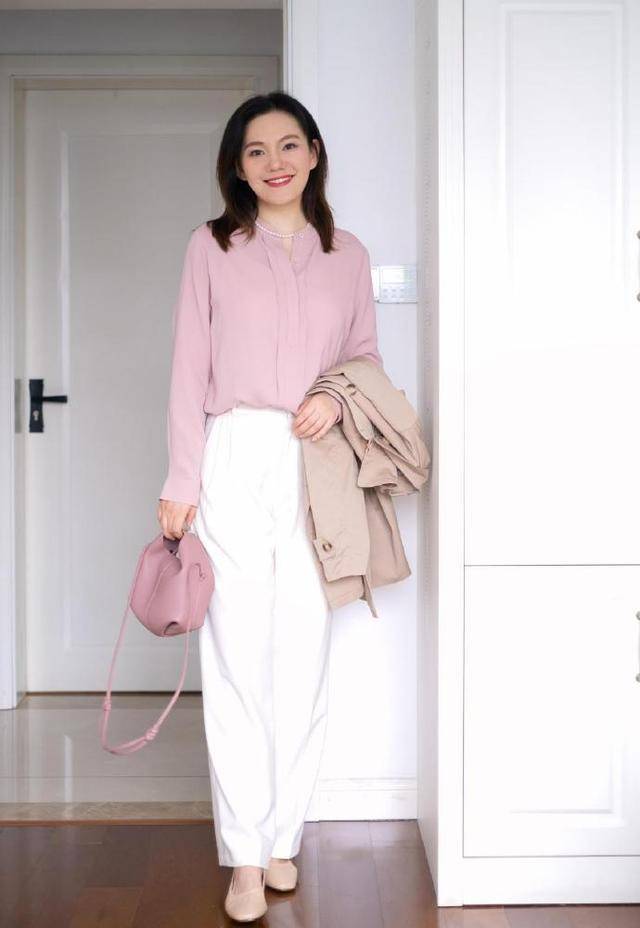 原创40岁女人怎么穿好看越简约越优雅借鉴这位博主穿搭很高级