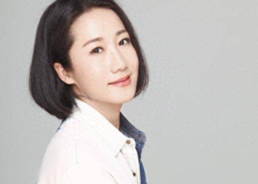 她长得漂亮演技好凭伪装者出圈出道30年婚姻成谜