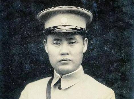 旅长奉命守阵地却向羊群开炮司令正要发怒突然传来了好消息