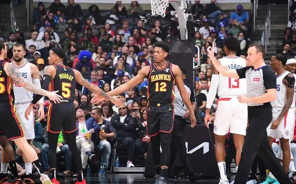 大爆冷卡椒548哈登复出拉胯快船主场惨败第四名不稳了