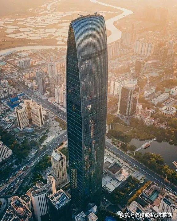 东临丹平快速路,距离5号线"布心站"300米,7号线"太安站"700米范围内