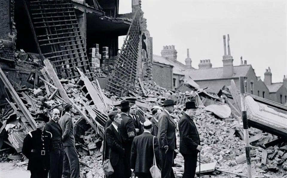 原创从二战中走向王位的女王2年兵役晋升准将