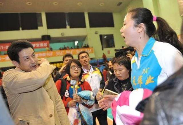 原创女排名帅陈忠和近况二婚娶女排弟子为妻今已退休携妻回归家庭