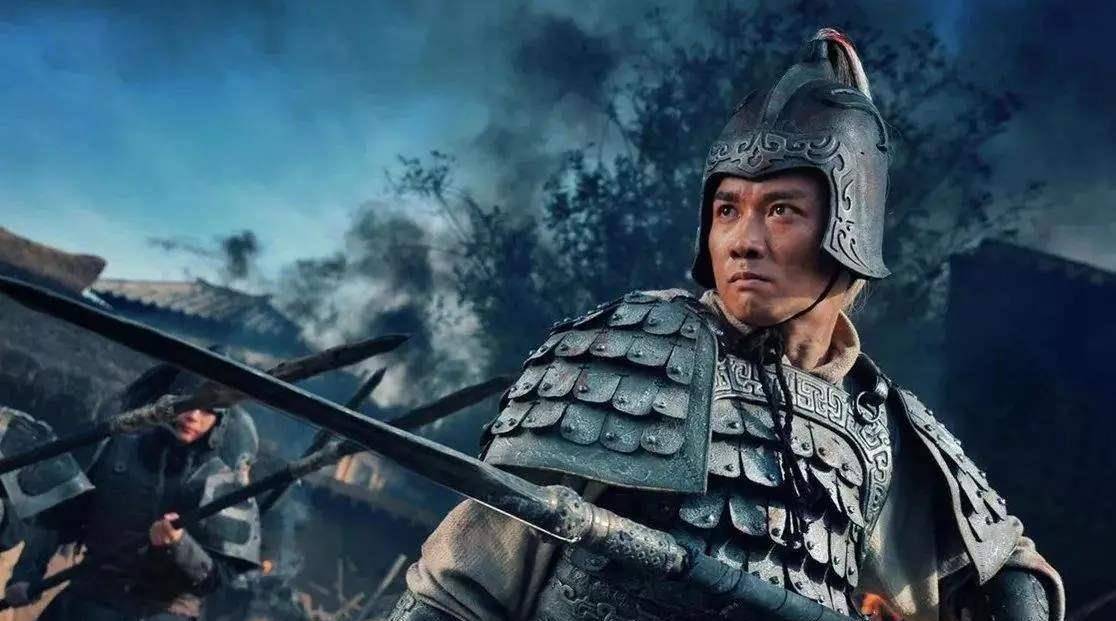 赵云进入主营之后,却下令大开栅门,然后令蜀军偃旗息鼓.