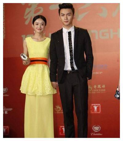 2017年,赵丽颖和冯绍峰约会的消息频频曝光,俩人说是朋友,不过外界都