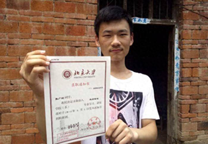 寒门贵子张广利为省钱自带食材上学考上北大后如今怎样