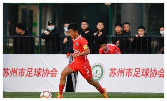 国足新星15岁闪耀西班牙,联赛任意球3中3!_邝兆镭_球员_比赛