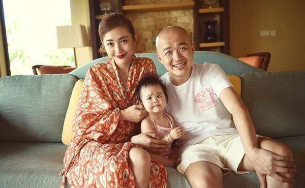 原创腿模包贝尔这腿比女生还匀称没有头发就算了腿毛也没有