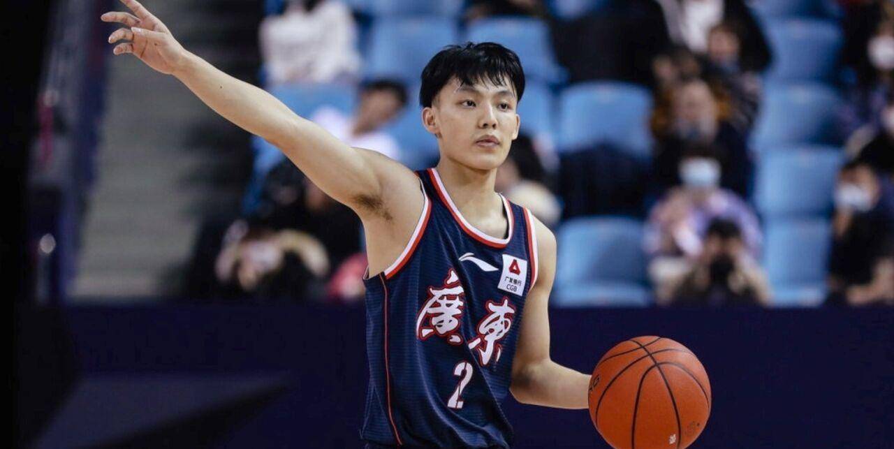 徐杰身高只有179,但他把原本属于短板的身高变成了优势,小身板大能量