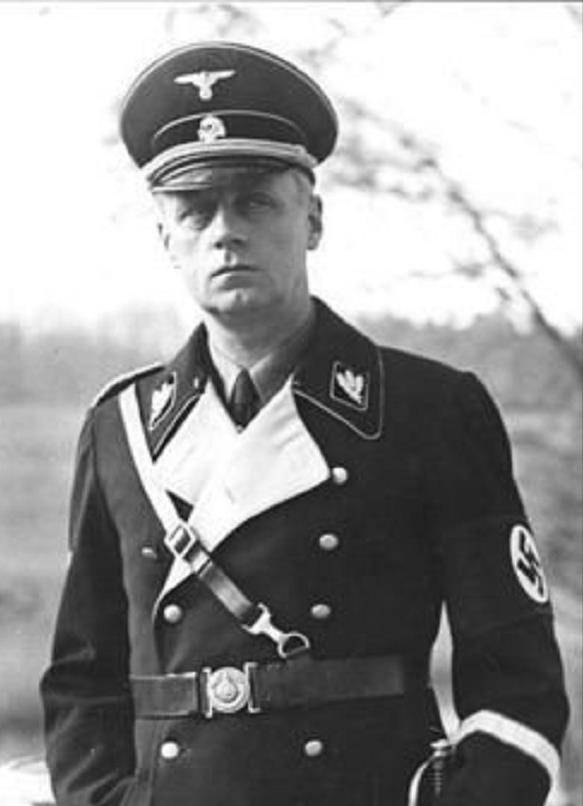 辛普森夫人只是表象,在纳粹问题上两头下注才是英国王室的真相_希特勒