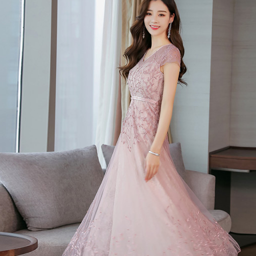 今夏超火的欧根纱裙,轻薄透气有质感,上身比真丝还