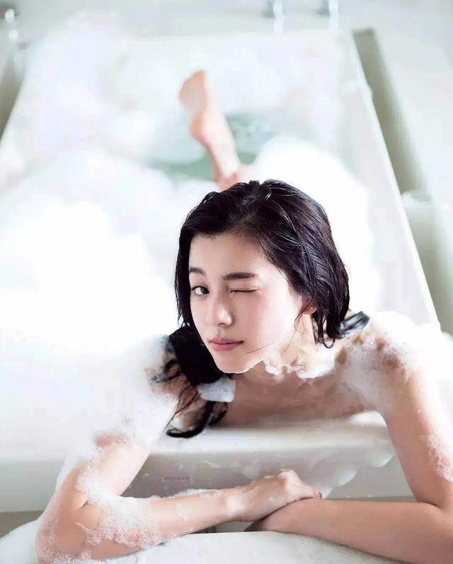 原创原创水鸡光的比基尼脏辫儿还好wink直接沦陷