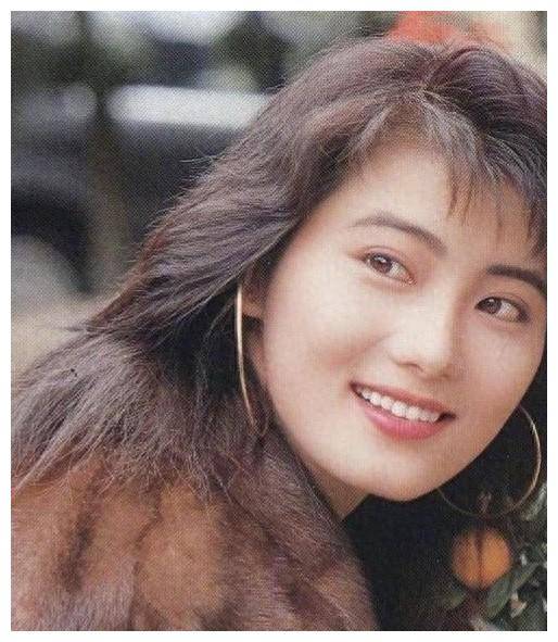 皇家师姐拍戏不用替身高空掉落差点丧命56岁少女妆征服观众