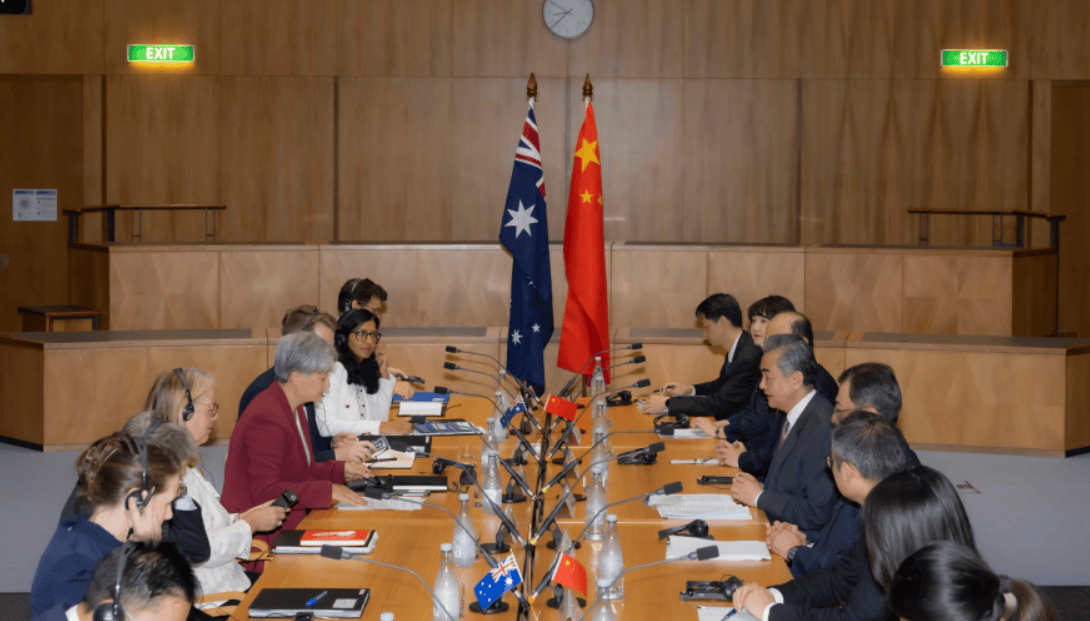 中澳外长会晤,澳方当面提出请求,想让中方放行,王毅有一个条件_中国_