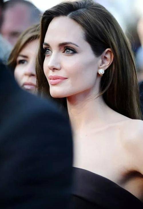 原创时尚是她最大的标签超高颜值却也叛逆全球最美的女人有多美