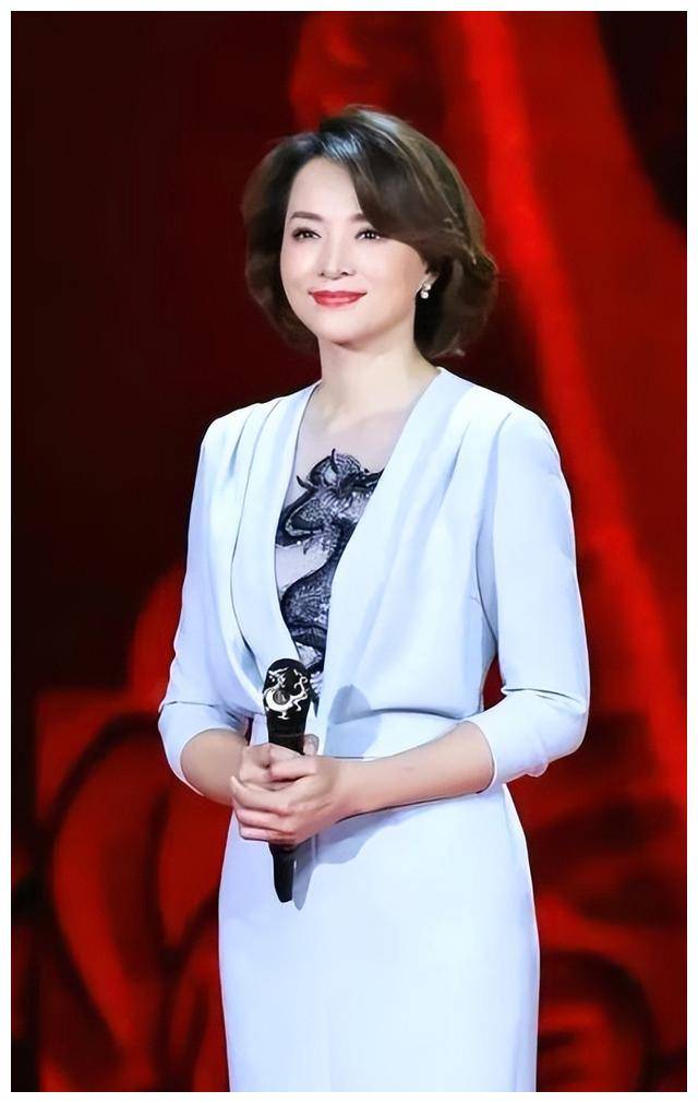 董卿主持新节目大获好评收视率攀升不断引发热议