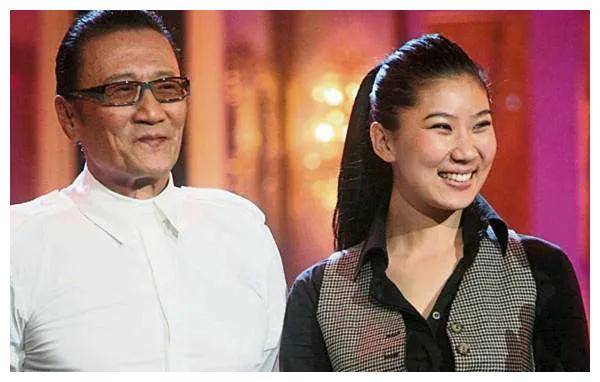 回到单身后,谢贤全心专注于电影事业,并在1978年邂逅了第二任女子