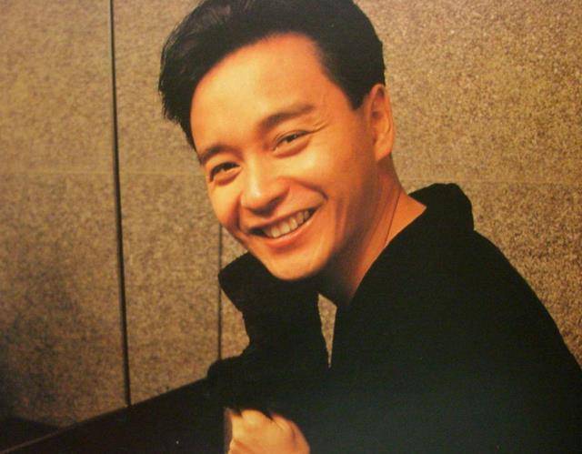 张国荣"最牛"粉丝,为了追到偶像,意外把自己追成一线明星_影响_尹正