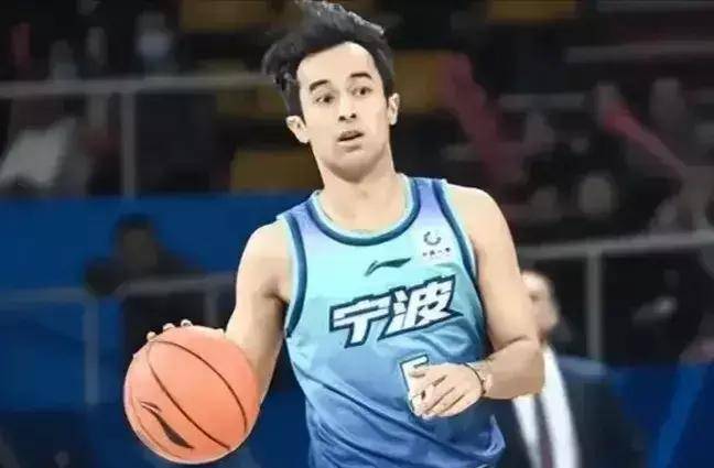 cba三热点:张镇麟爆砍43 9,黎伊扬赛季报销,阿尔斯兰空砍22 12_宁波队