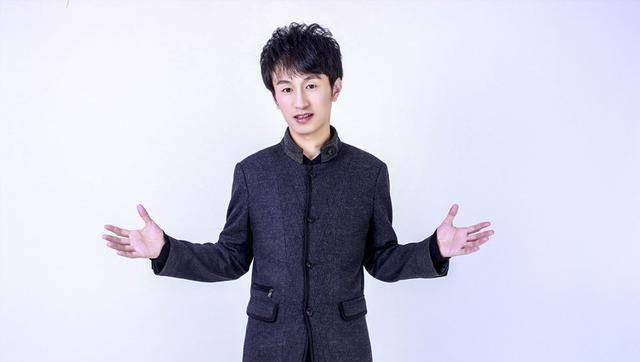 刘长江被称为"世界第一华人催眠大师",还当过《星光大道》的评委.