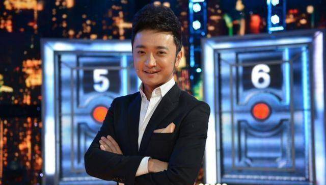 原创"阳光大男孩"尼格买提:30岁事业成功,娶妻8年无子仍浪漫