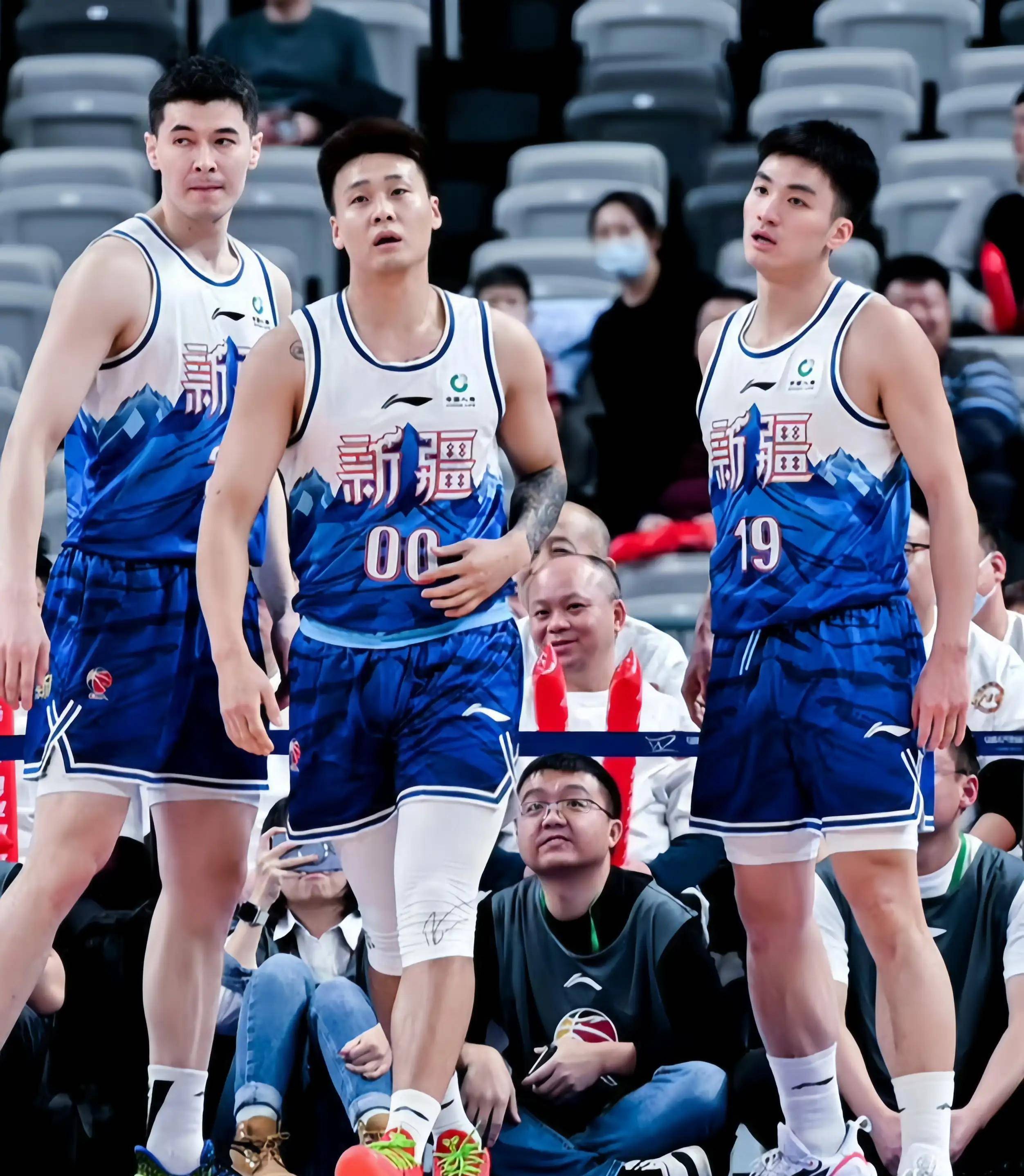 辽粤2人领衔,乔帅器重一人,三篮核心在内_胡明轩_球员_广东