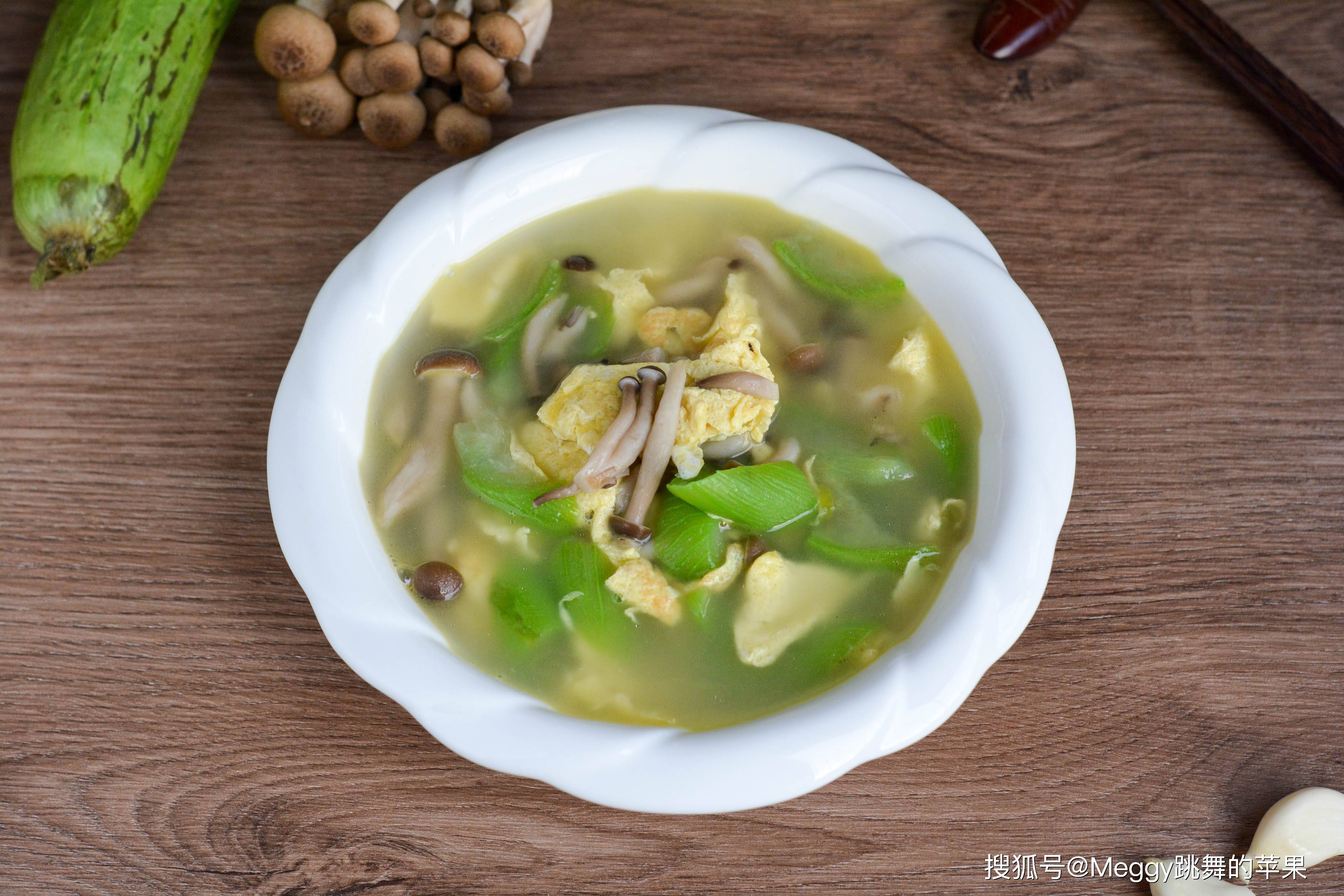 健康管理师,营养师,美食作家,著《百万点击量的家常菜》