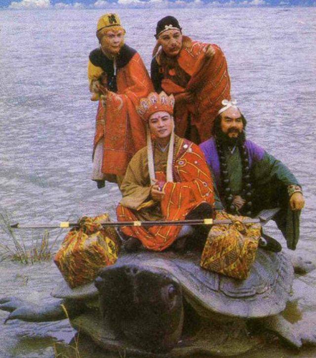 原创西游记中唐僧为啥不帮老龟问阳寿看凌云渡上漂的是什么