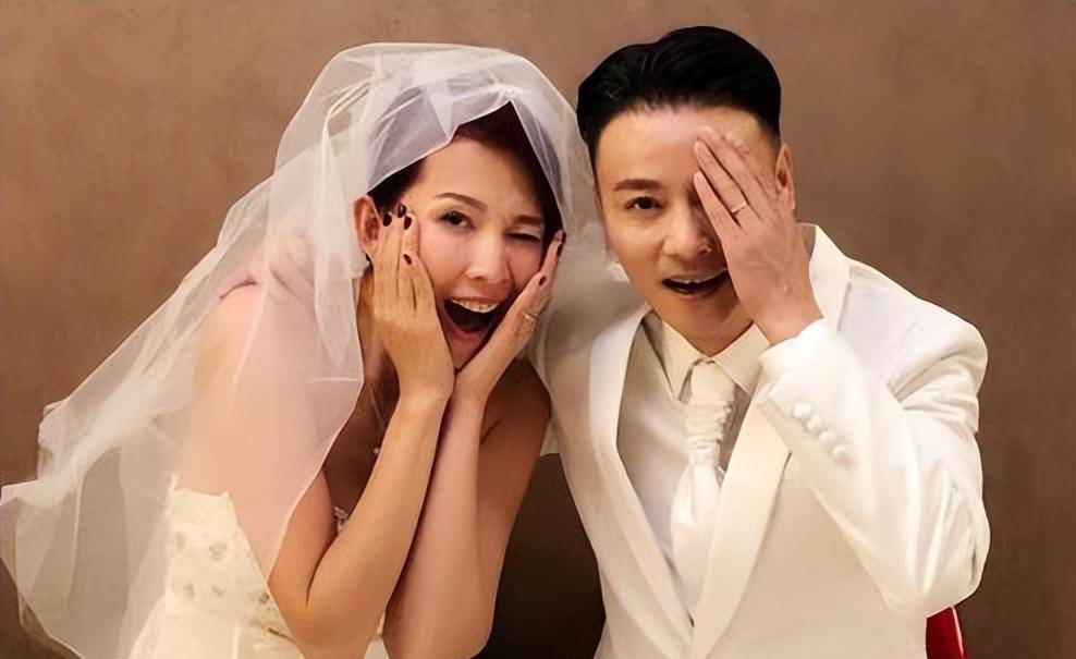 著名女星,替母还债被富豪圈养,今嫁给爱情甜蜜幸福_蔡少芬_母亲_张晋
