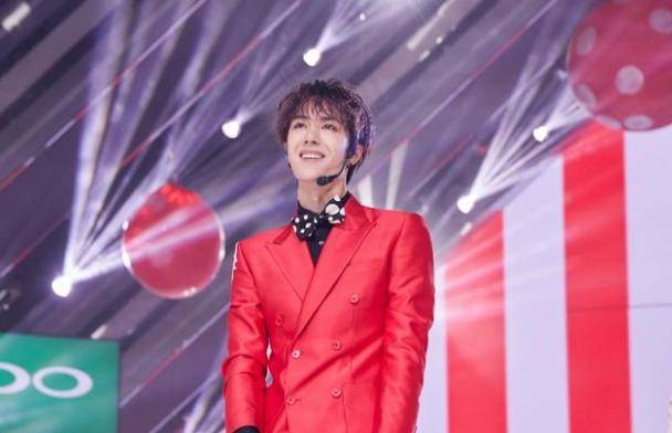 原创王一博如何做到又跩又火还大摩托滑板乐高买到破产