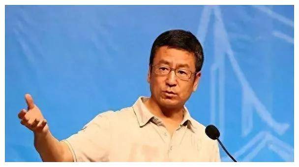 白岩松风雨洗礼蜕变成蝶凤凰涅盘再起航