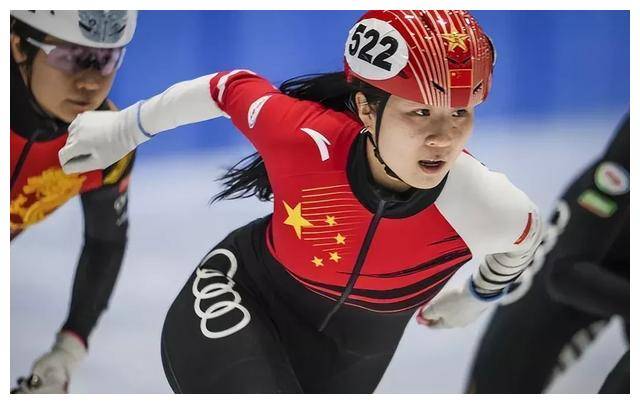 原创青岛之光刘晓颖教练与公俐共谱冰上辉煌短道速滑闪耀