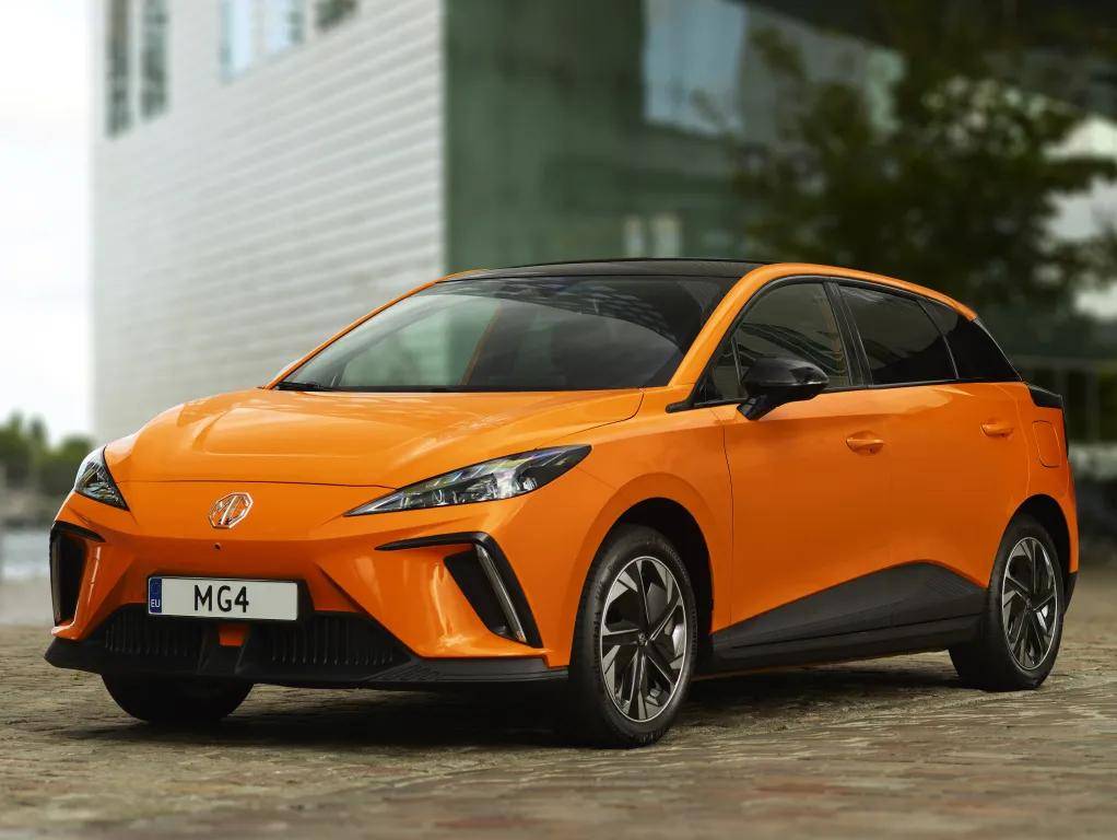 新面世的cyberster敞篷跑车,被视作电动时代的mgb,让很多mg老粉丝欣喜