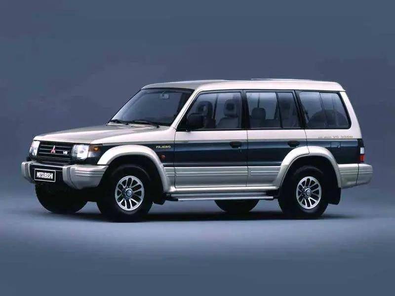 在后期小改款装6g72的叫v33.