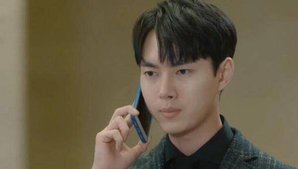 原创内在美可爱的郑秘书日常上线这次是关心老板的好下属