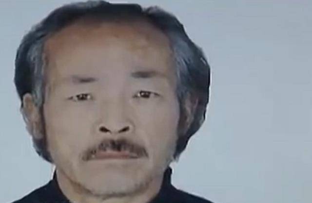 原创2013年77岁老人进监狱警官点名发现不对劲一查身份吓一跳