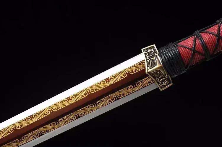 然而,在唐朝时期,赤壁之剑的下落却变得不明朗.